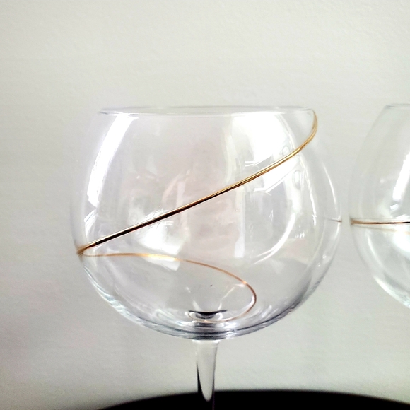 Balloon Wine Glass 2pc set Gold Swirl Ring Applique Tall Elegant Stem Luxe MCM - Picture 3 of 5